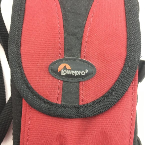 Lowe Pro Red Black Camera Carrying Case Shoulder Neck Strap Belt Loop - Picture 2 of 3